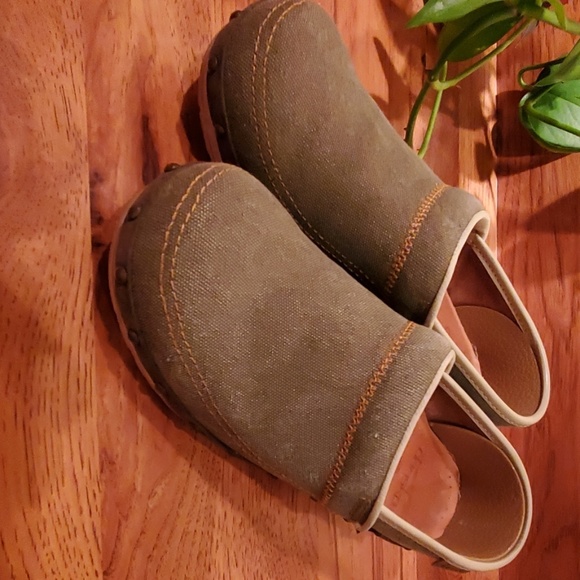 Clogs - Picture 4 of 5